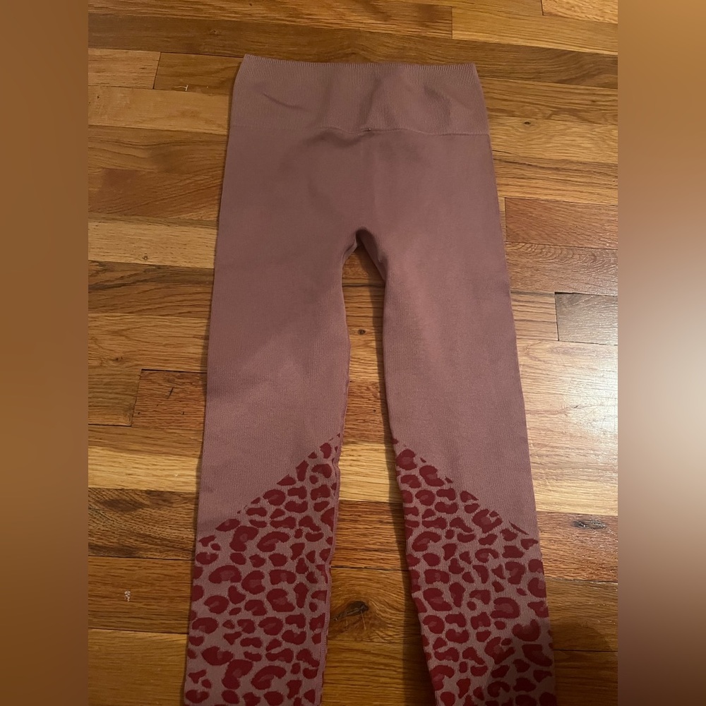 Fabletics workout set - Picture 3 of 3